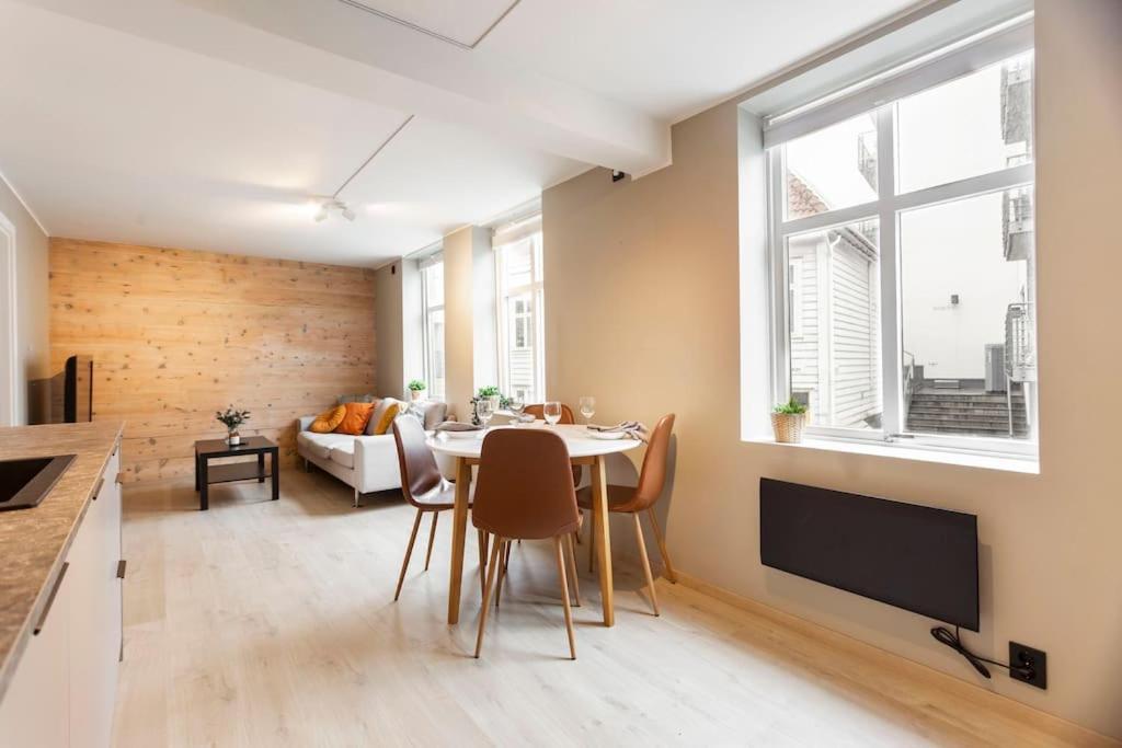 New! Modern Apartment In Historic Area Of Bergen! Esterno foto